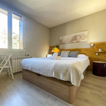 Apartamento Ideal Para Parejas En Enveitg Ngoại thất bức ảnh