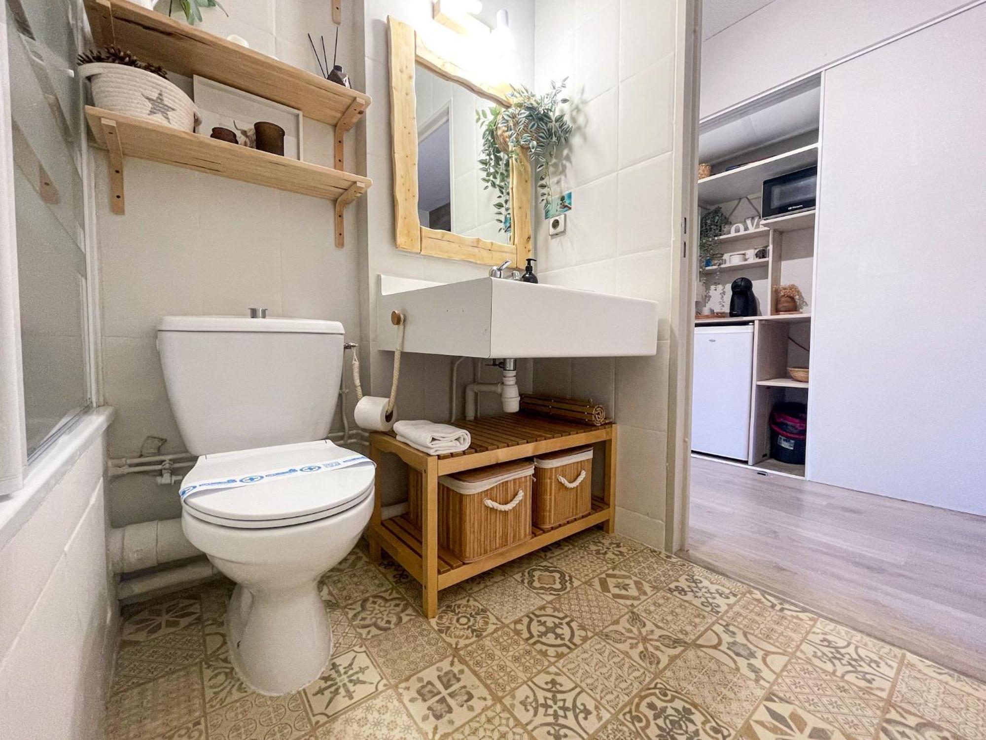 Apartamento Ideal Para Parejas En Enveitg Ngoại thất bức ảnh