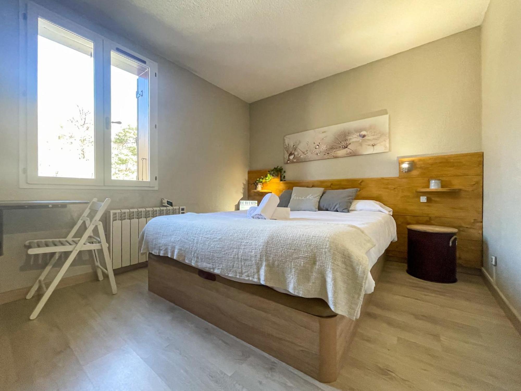 Apartamento Ideal Para Parejas En Enveitg Ngoại thất bức ảnh