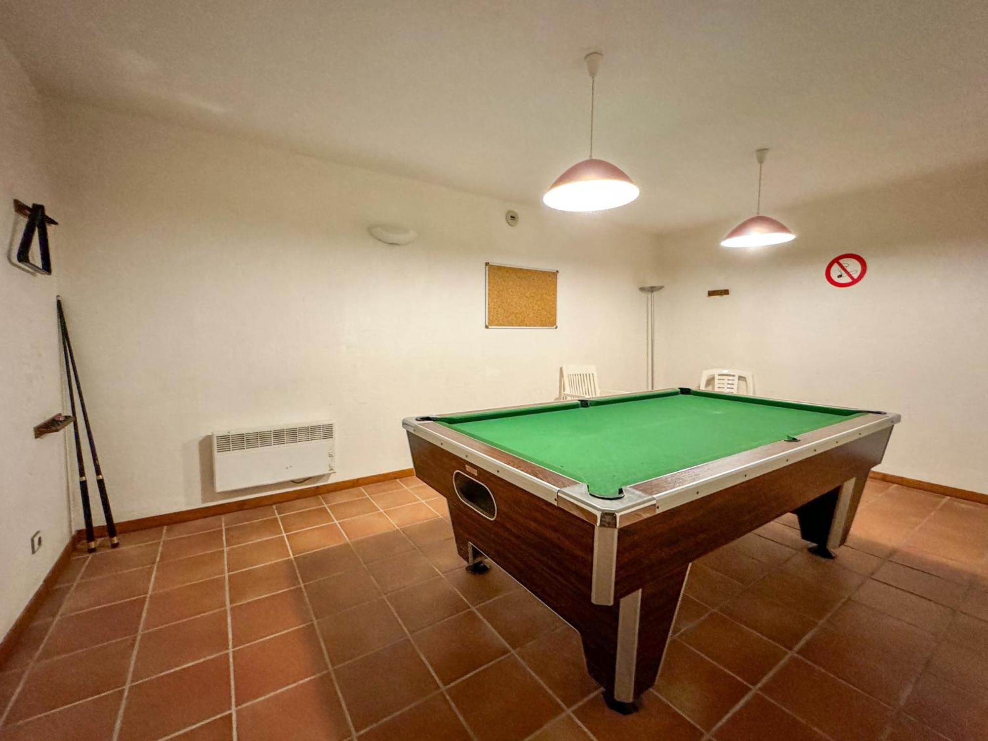 Apartamento Ideal Para Parejas En Enveitg Ngoại thất bức ảnh