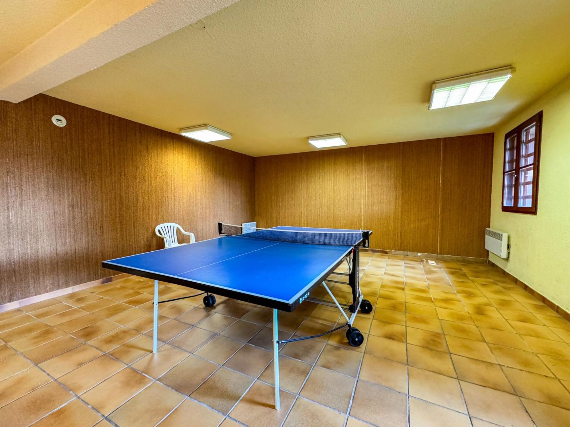 Apartamento Ideal Para Parejas En Enveitg Ngoại thất bức ảnh