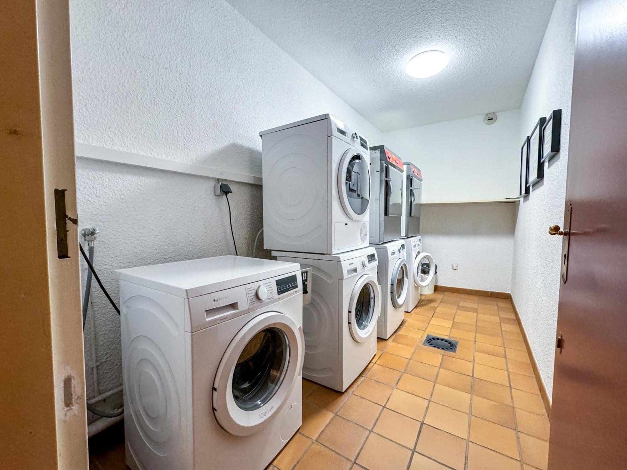 Apartamento Ideal Para Parejas En Enveitg Ngoại thất bức ảnh